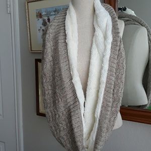 Whbm warm scarf